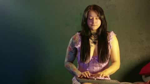 Sara Herrera online show from May 2026 12:15:01 AM