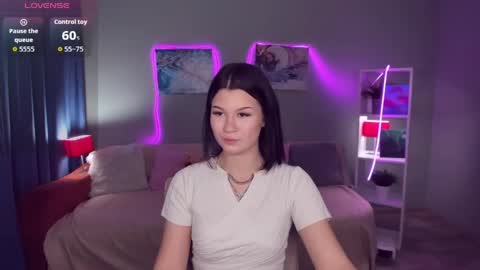 SaraVivid online show from May 2026 12:33:02 PM