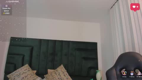      online show from October 2025 01:28:02 AM