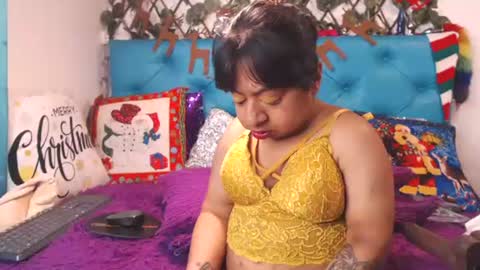 Sara Wills online show from December 2025 02:35:01 PM