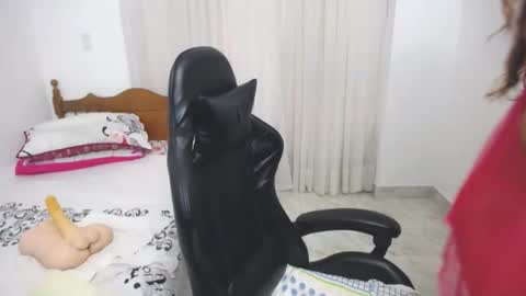 Snapshot of saray1221 chatting on February 2025 08:16:01 PM saray1221 online show from February 2025 08:16:01 PM