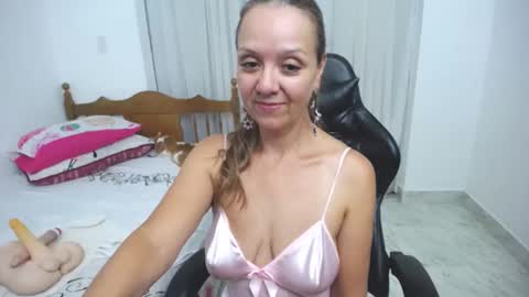 Snapshot of saray1221 chatting on February 2025 12:31:02 AM saray1221 online show from February 2025 12:31:02 AM