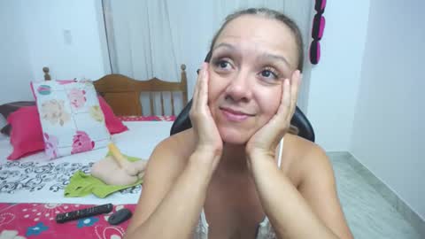 Snapshot of saray1221 chatting on March 2025 08:48:01 PM saray1221 online show from March 2025 08:48:01 PM