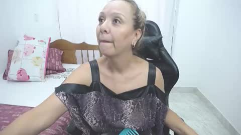 Snapshot of saray1221 chatting on January 2026 06:21:02 PM saray1221 online show from January 2026 06:21:02 PM