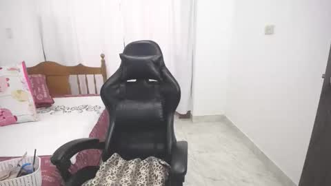 Snapshot of saray1221 chatting on January 2026 07:04:01 PM saray1221 online show from January 2026 07:04:01 PM