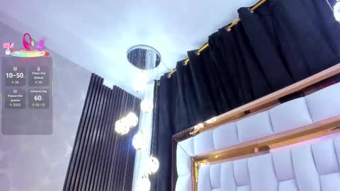 Snapshot of sarayroyse chatting on December 2025 07:19:02 PM Saray online show from December 2025 07:19:02 PM