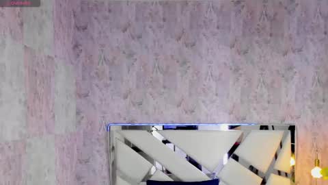 sarah online show from November 2025 08:03:01 PM