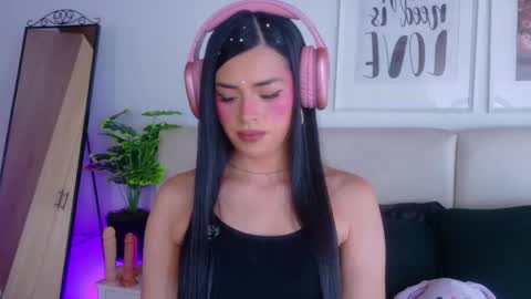 Sara online show from May 2026 09:23:01 PM