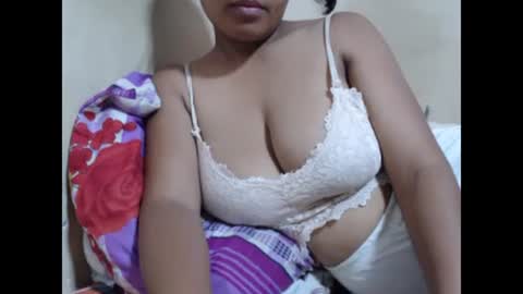 Snapshot of saronette chatting on January 2025 07:28:01 AM saronette online show from January 2025 07:28:01 AM