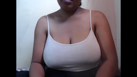 Snapshot of saronette chatting on September 2025 09:00:01 AM saronette online show from September 2025 09:00:01 AM