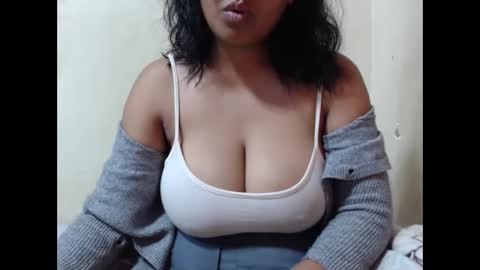 Snapshot of saronette chatting on November 2025 06:30:02 AM saronette online show from November 2025 06:30:02 AM