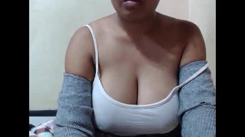 Snapshot of saronette chatting on November 2025 07:07:01 AM saronette online show from November 2025 07:07:01 AM