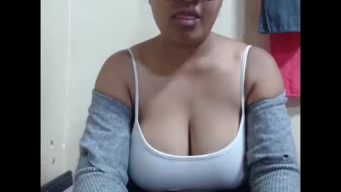 Snapshot of saronette chatting on December 2025 05:46:01 AM saronette online show from December 2025 05:46:01 AM