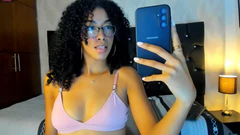 Snapshot of sasha_fox0 chatting on January 2025 10:01:02 PM emy online show from January 2025 10:01:02 PM