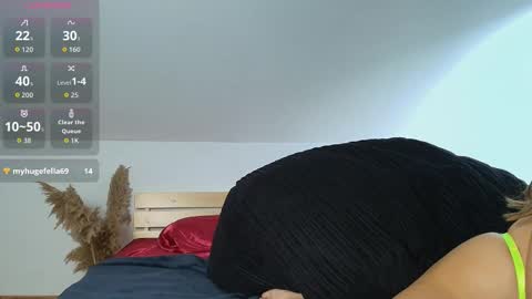 Snapshot of sasha_silk chatting on December 2025 08:37:02 PM Sasha Silk online show from December 2025 08:37:02 PM