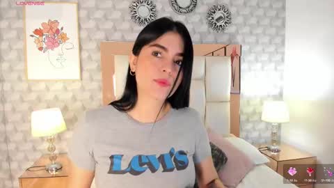 Camila  online show from September 2025 11:43:01 AM