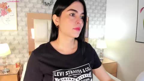 Camila  online show from September 2025 11:53:02 AM