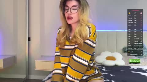 Hi everyone my name is Sasha   online show from February 2025 09:45:01 AM