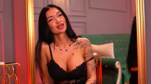 Snapshot of sashaferrera chatting on February 2025 01:25:02 AM Dennise online show from February 2025 01:25:02 AM