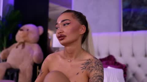 Snapshot of sashaferrera chatting on September 2025 06:29:02 PM Dennise online show from September 2025 06:29:02 PM