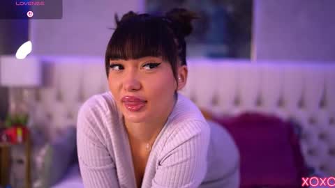 Snapshot of sashaferrera chatting on October 2025 06:48:01 PM Dennise online show from October 2025 06:48:01 PM