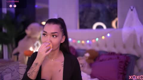 Snapshot of sashaferrera chatting on October 2025 07:58:02 PM Dennise online show from October 2025 07:58:02 PM