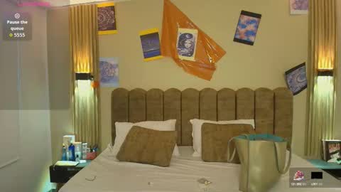 S A S H A R O S E online show from October 2025 12:22:02 PM