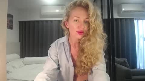 Snapshot of sashasweetsasha chatting on March 2026 04:17:01 AM Sasha online show from March 2026 04:17:01 AM