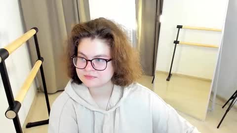 Snapshot of sashy_way chatting on September 2025 09:16:01 PM .Alexandra online show from September 2025 09:16:01 PM