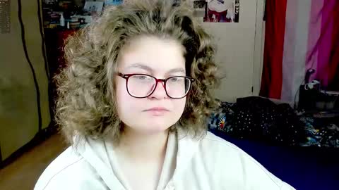 Snapshot of sashy_way chatting on October 2025 09:19:01 AM .Alexandra online show from October 2025 09:19:01 AM