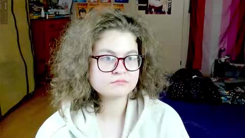 Snapshot of sashy_way chatting on October 2025 09:24:02 PM .Alexandra online show from October 2025 09:24:02 PM