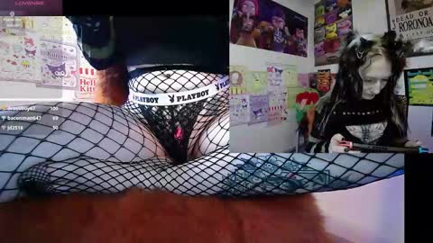 Snapshot of sassi_blondi chatting on March 2026 03:00:01 PM Ivy online show from March 2026 03:00:01 PM