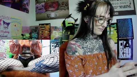 Snapshot of sassi_blondi chatting on April 2026 02:44:01 PM Ivy online show from April 2026 02:44:01 PM