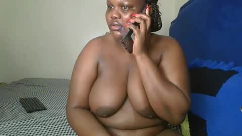 Snapshot of sassie_bee chatting on September 2025 12:48:01 PM sassie_bee online show from September 2025 12:48:01 PM