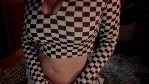 Ms. Oh   online show from December 2024 07:10:01 PM