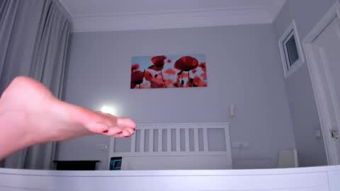 Ksenya online show from November 2025 01:23:01 PM