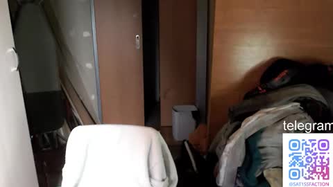 Snapshot of sat1sfaction chatting on November 2025 01:00:02 PM Kristof online show from November 2025 01:00:02 PM