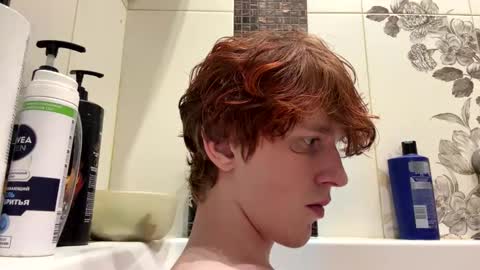 Snapshot of sat1sfaction chatting on December 2025 09:21:02 PM Kristof online show from December 2025 09:21:02 PM