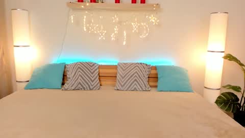 Snapshot of satimilf_ chatting on September 2025 08:14:01 AM Sati online show from September 2025 08:14:01 AM