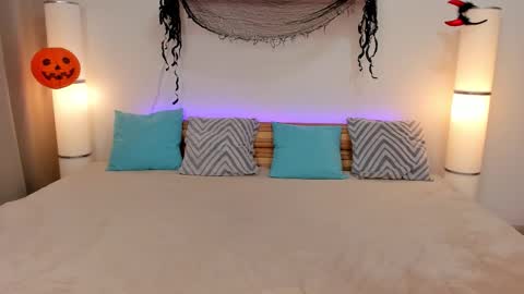 Snapshot of satimilf_ chatting on October 2025 07:18:01 AM Sati online show from October 2025 07:18:01 AM