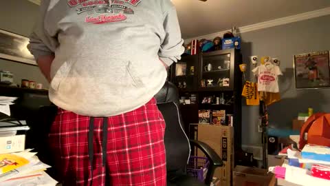 Snapshot of satinpantyboy23 chatting on February 2026 04:27:01 AM satinpantyboy23 online show from February 2026 04:27:01 AM