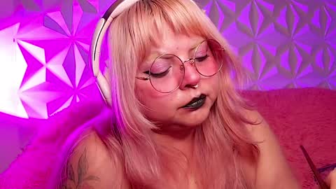Gina George online show from May 2026 12:40:02 AM