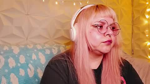 Gina George online show from May 2026 01:00:01 AM