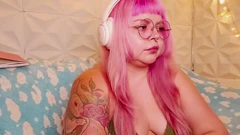Gina George online show from May 2026 01:44:01 AM