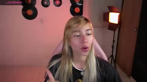 I AM JENN  online show from March 2026 10:24:01 PM