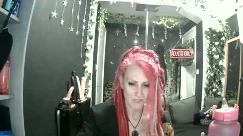 SaucySky online show from April 2026 08:48:01 PM