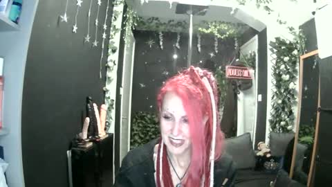 SaucySky online show from May 2026 07:54:02 PM
