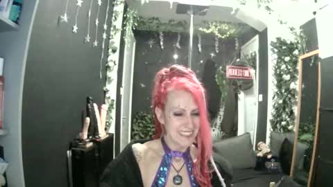 SaucySky online show from May 2026 07:56:02 PM