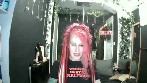 SaucySky online show from May 2026 09:00:01 PM