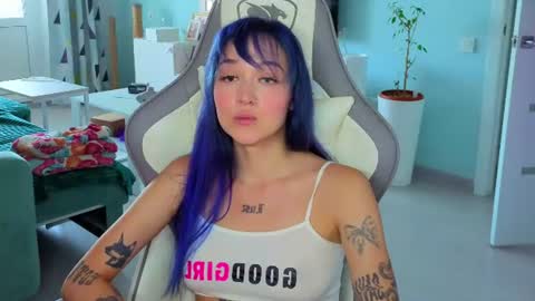 Snapshot of savage_lust_ chatting on July 2026 04:28:01 AM Ariel online show from July 2026 04:28:01 AM